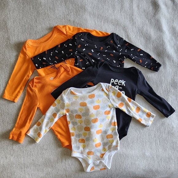 5 piece Halloween Onesie Set - Unisex size 6-12 months - Picture 1 of 6